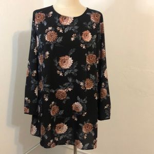 Forever 21 lightweight floral mini dress size Large.